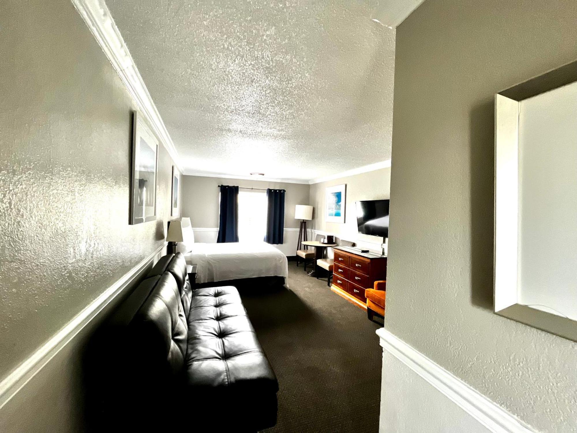 At Home Inn - Pensacola Ferry Pass Εξωτερικό φωτογραφία