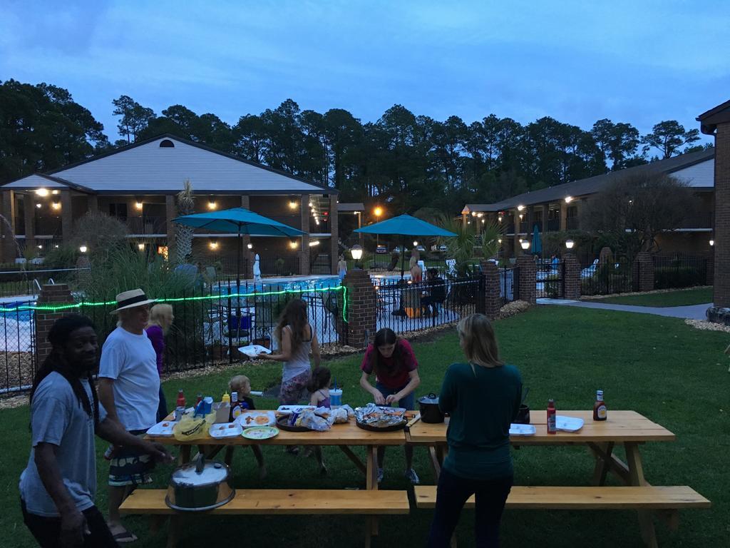 At Home Inn - Pensacola Ferry Pass Εξωτερικό φωτογραφία